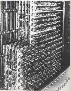 A first generation computer.  Image from fahmirahman.wordpress.com